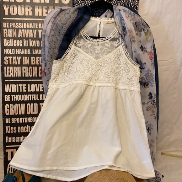 Hollister top NEW - Picture 11 of 11